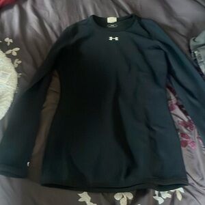 Long sleeves black Under Armour shirt